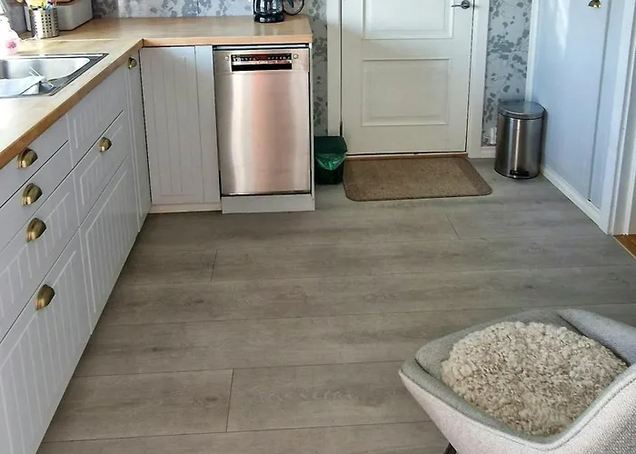 Ferienhaus Yellow House By The Fjord In Idyllic *