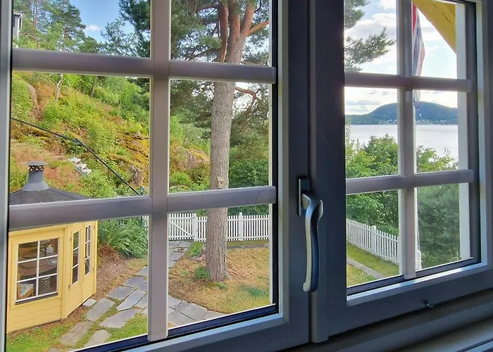 Ferienhaus Yellow House By The Fjord In Idyllic