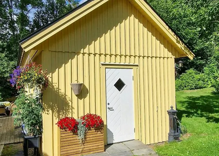 度假居 Yellow House By The Fjord In Idyllic *